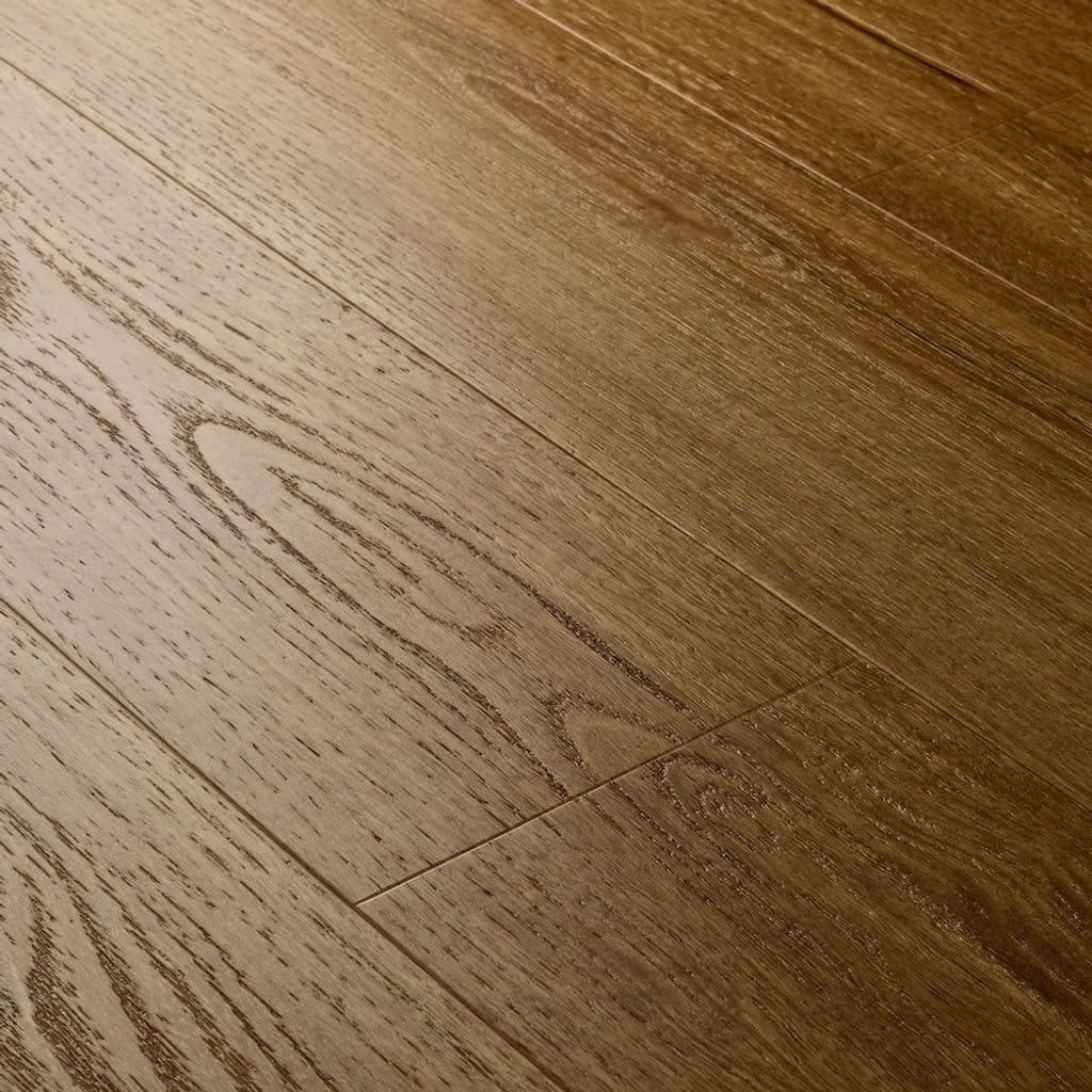 Elements Inspirations Golden Oak Plank EIP12 close-up showing wood grain texture and plank joints.