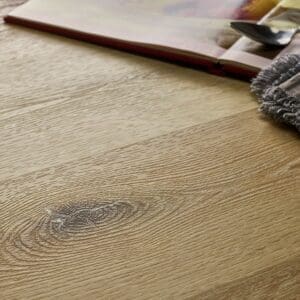 Textures LVT Sycamore Plank TP01 close-up showing wood grain texture and knot detail.